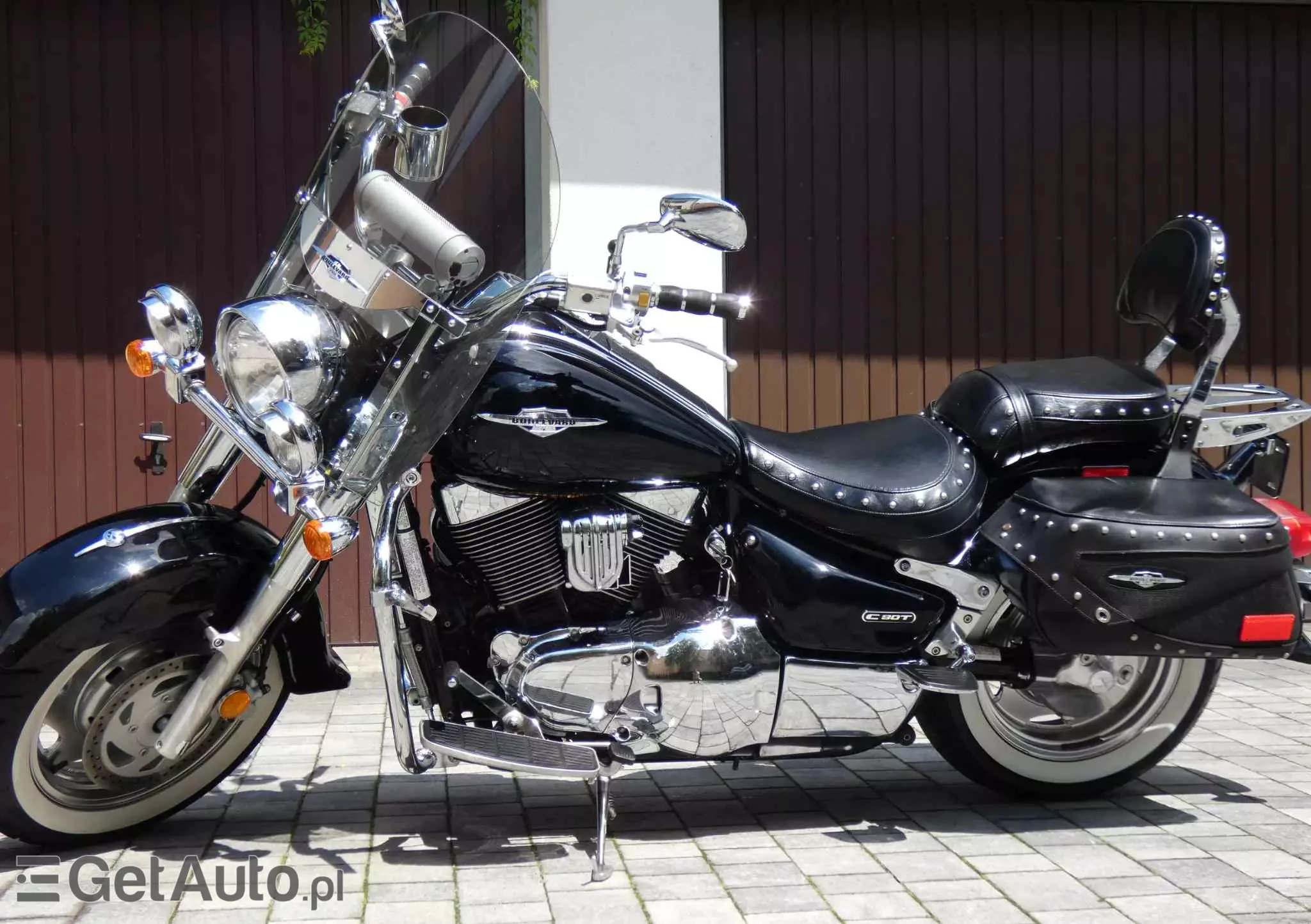 SUZUKI Boulevard 