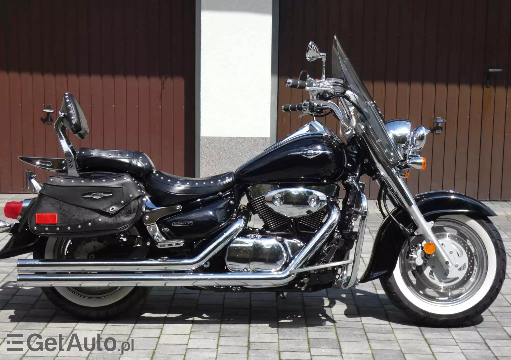SUZUKI Boulevard 