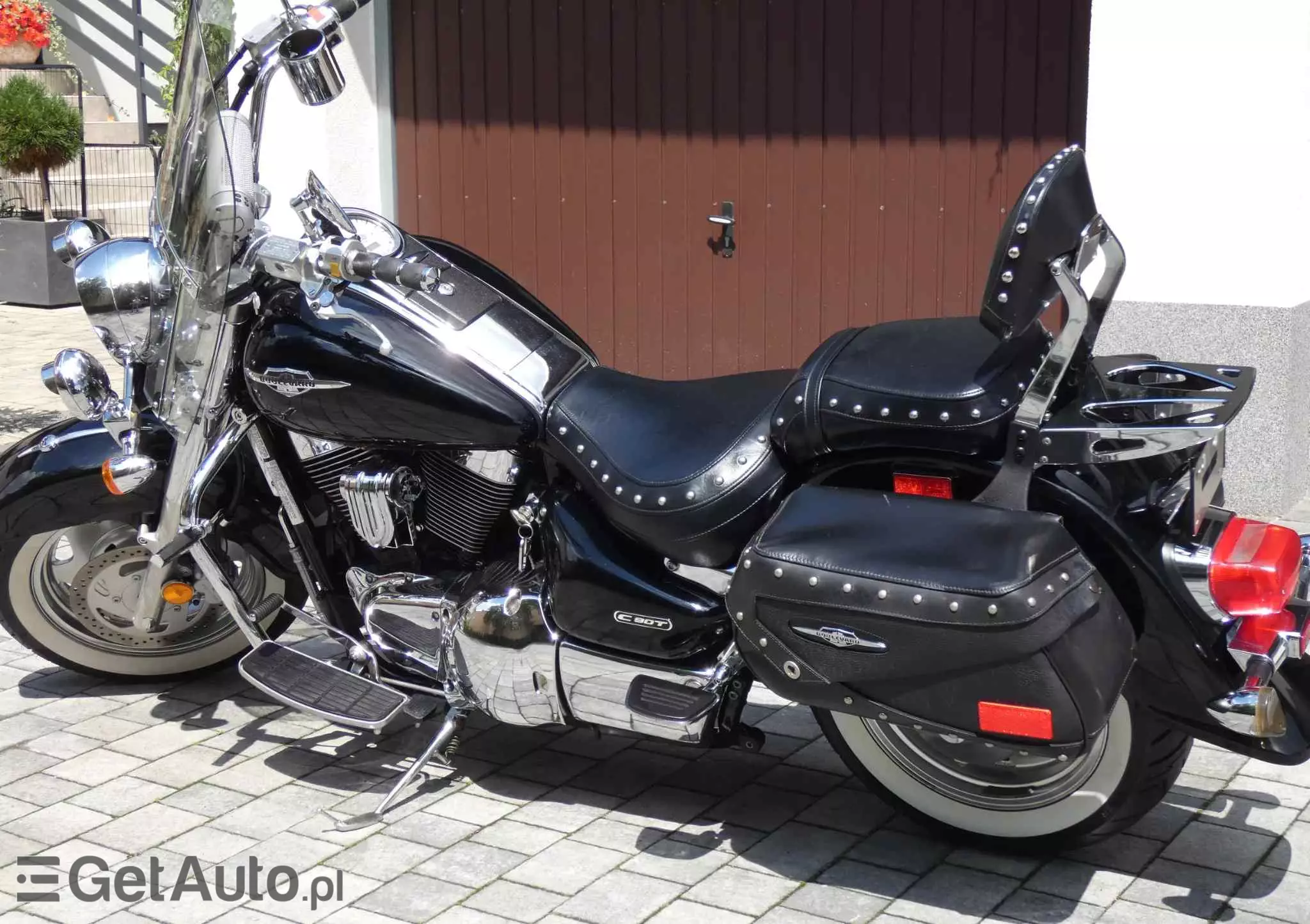 SUZUKI Boulevard 