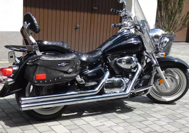 SUZUKI Boulevard 