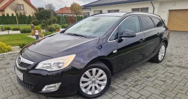 OPEL Astra 1.7 CDTI Caravan DPF Cosmo