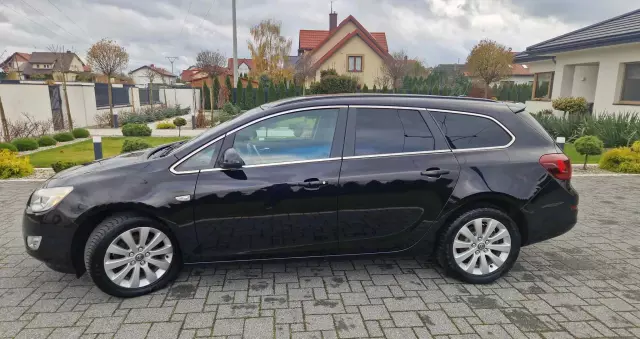 OPEL Astra 1.7 CDTI Caravan DPF Cosmo