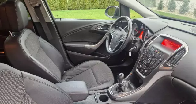 OPEL Astra 1.7 CDTI Caravan DPF Cosmo