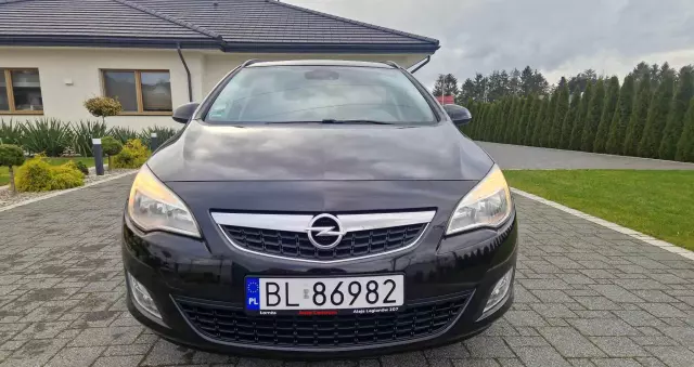 OPEL Astra 1.7 CDTI Caravan DPF Cosmo