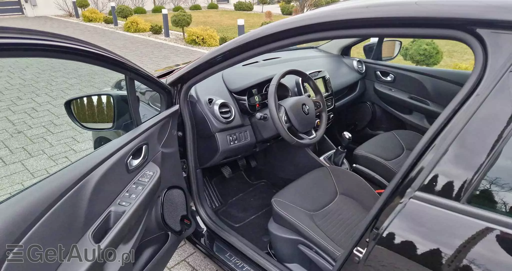 RENAULT Clio 1.2 16V 75 Limited