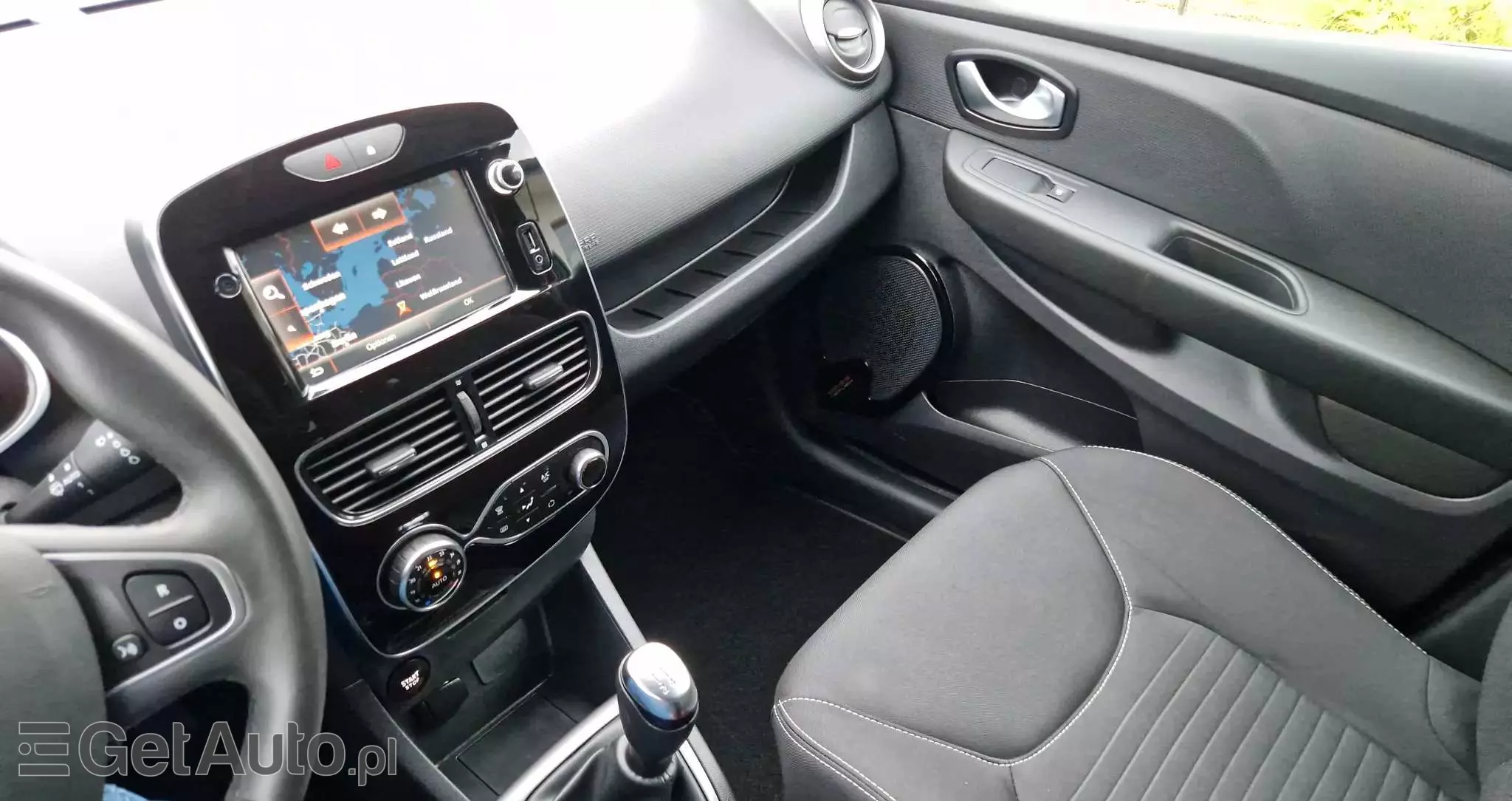 RENAULT Clio 1.2 16V 75 Limited