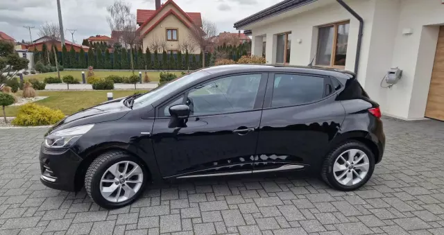 RENAULT Clio 1.2 16V 75 Limited