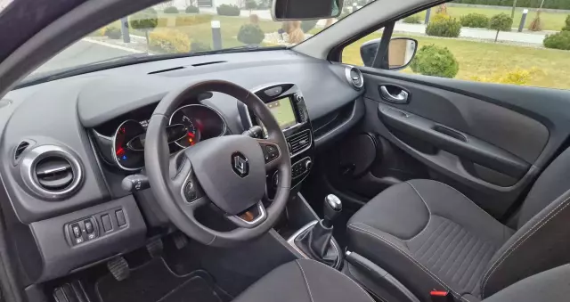 RENAULT Clio 1.2 16V 75 Limited