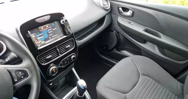 RENAULT Clio 1.2 16V 75 Limited