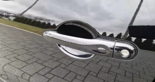 RENAULT Clio 1.2 16V 75 Limited