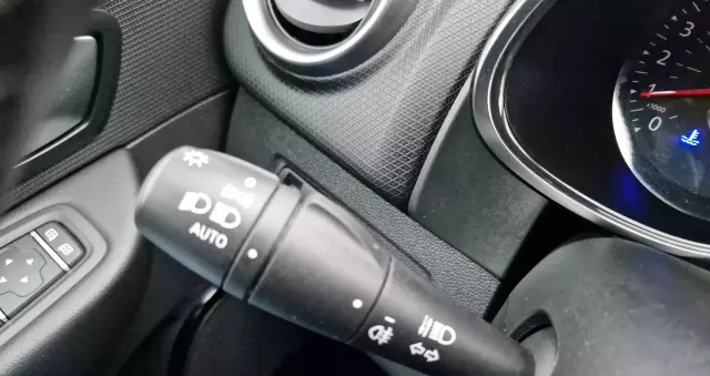 RENAULT Clio 1.2 16V 75 Limited