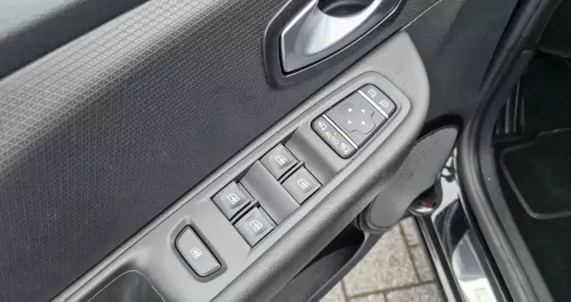 RENAULT Clio 1.2 16V 75 Limited