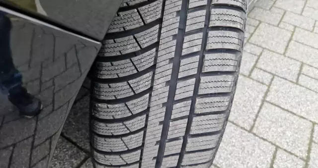 RENAULT Clio 1.2 16V 75 Limited