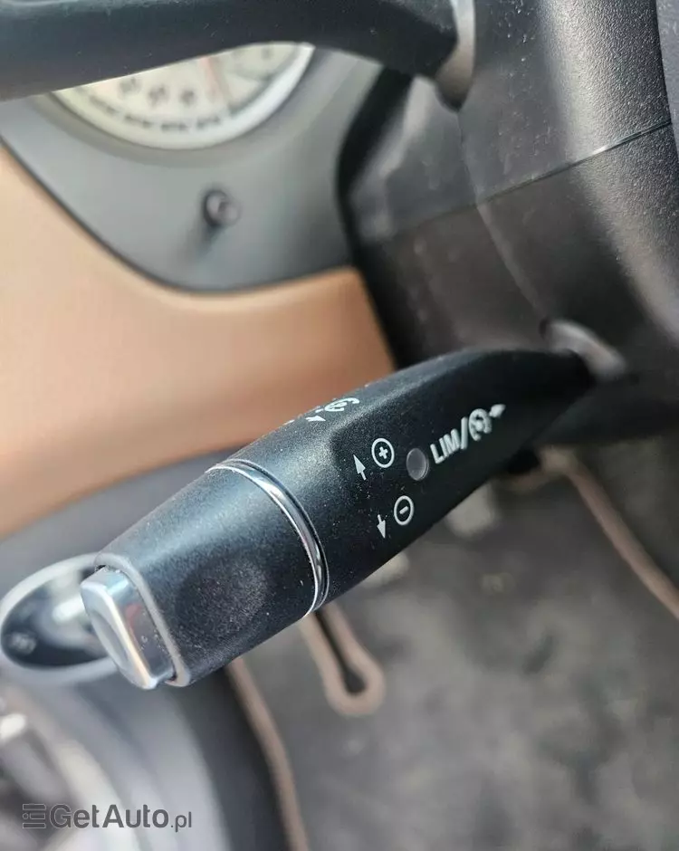 MERCEDES-BENZ Klasa A 200 (BlueEFFICIENCY) Urban