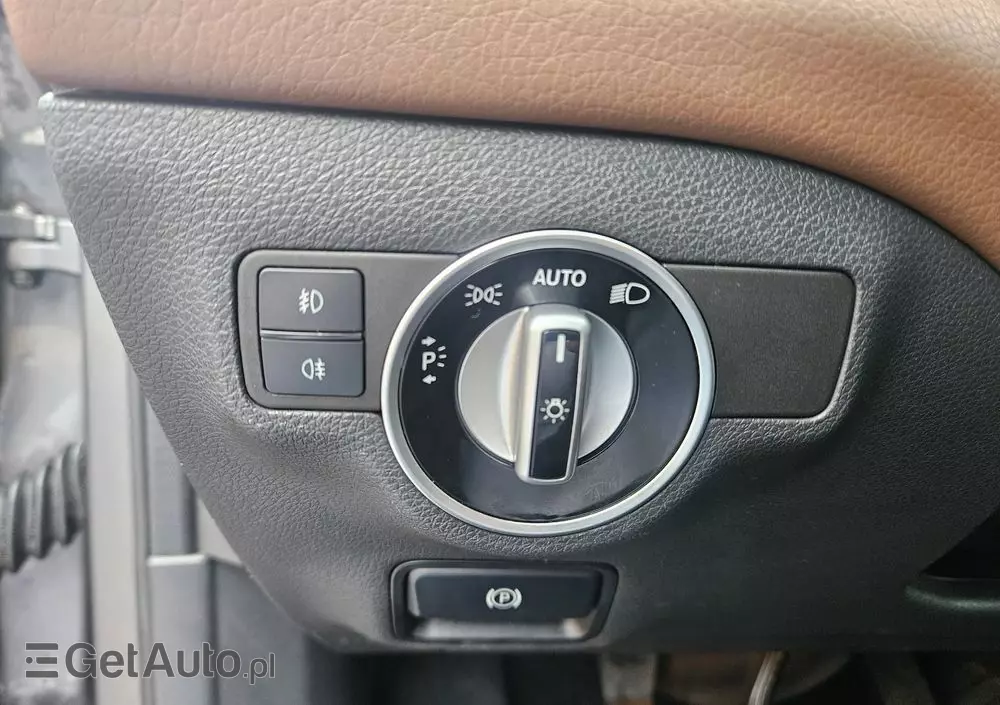 MERCEDES-BENZ Klasa A 200 (BlueEFFICIENCY) Urban