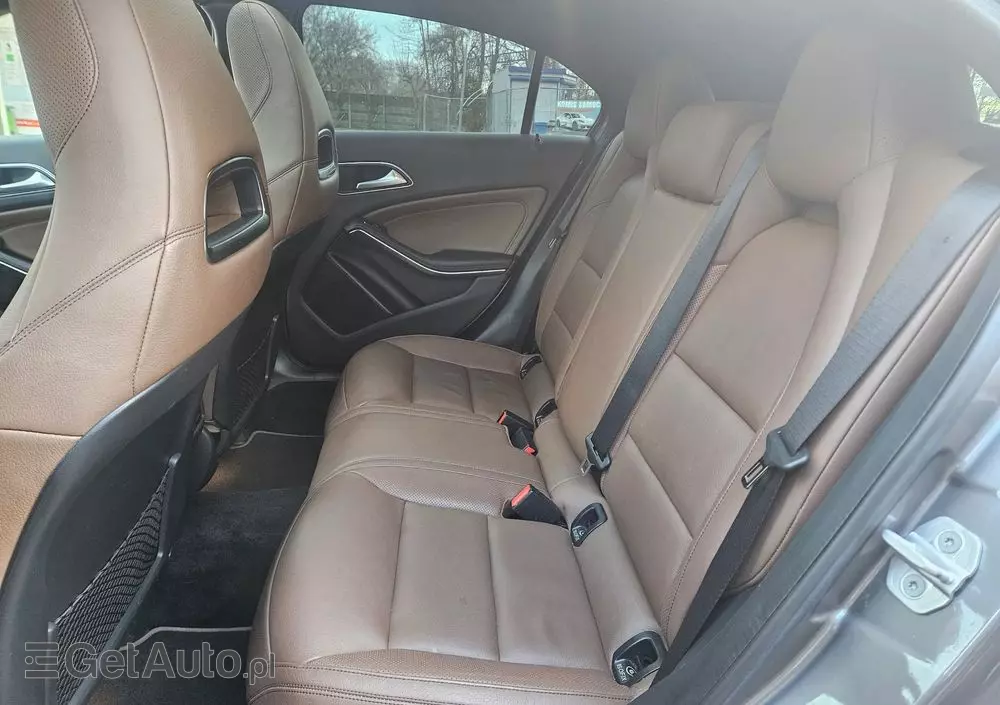 MERCEDES-BENZ Klasa A 200 (BlueEFFICIENCY) Urban