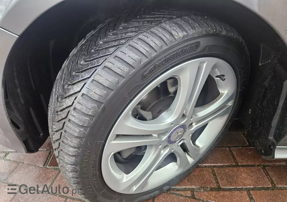 MERCEDES-BENZ Klasa A 200 (BlueEFFICIENCY) Urban