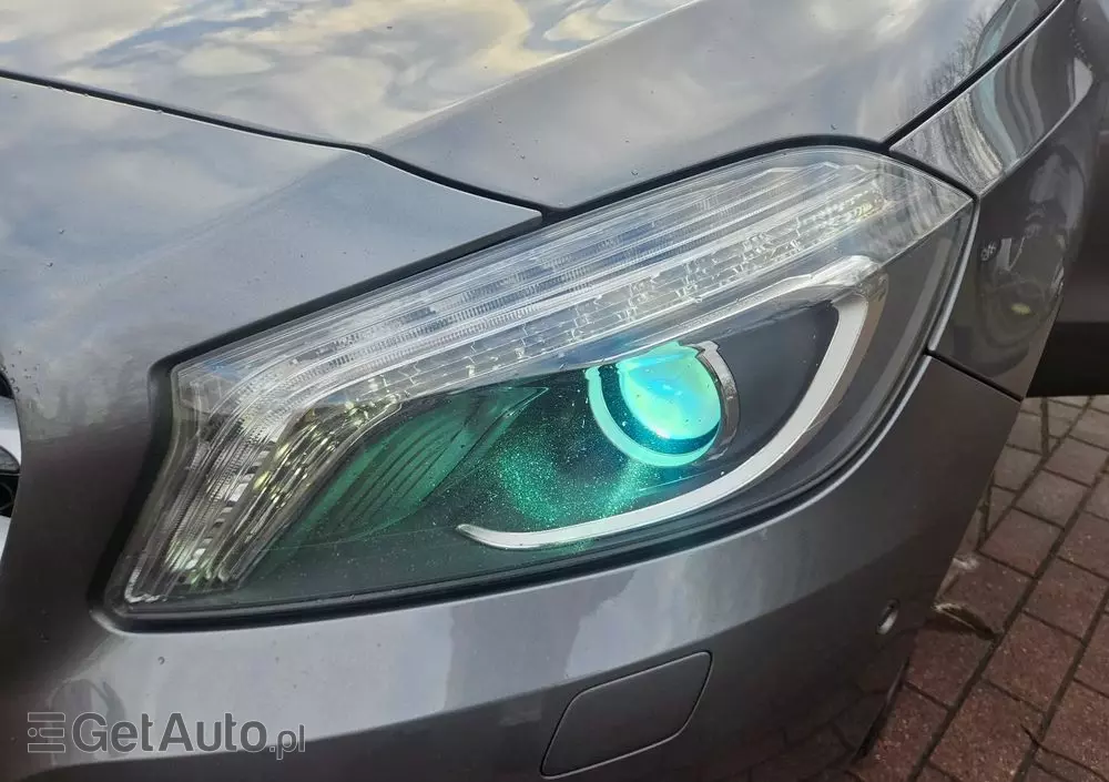 MERCEDES-BENZ Klasa A 200 (BlueEFFICIENCY) Urban