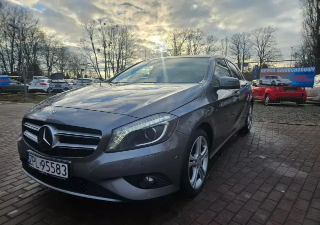 MERCEDES-BENZ Klasa A 200 (BlueEFFICIENCY) Urban