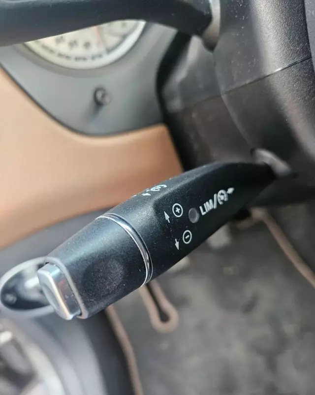 MERCEDES-BENZ Klasa A 200 (BlueEFFICIENCY) Urban