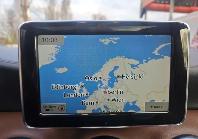 MERCEDES-BENZ Klasa A 200 (BlueEFFICIENCY) Urban