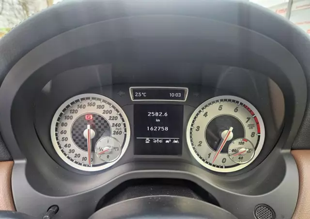 MERCEDES-BENZ Klasa A 200 (BlueEFFICIENCY) Urban