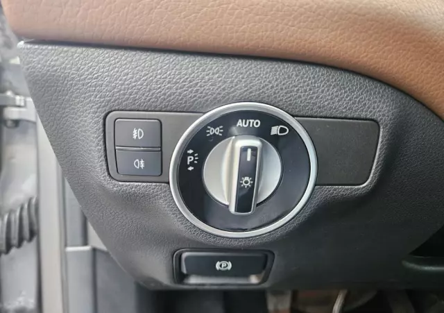 MERCEDES-BENZ Klasa A 200 (BlueEFFICIENCY) Urban