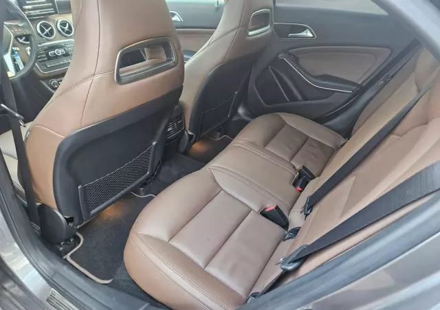 MERCEDES-BENZ Klasa A 200 (BlueEFFICIENCY) Urban