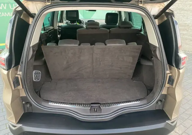 RENAULT Espace 1.6 dCi Energy Initiale Paris EDC 7os