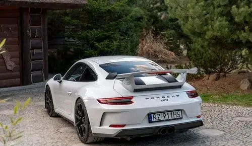PORSCHE 911 