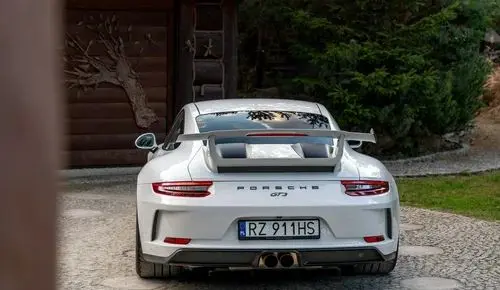 PORSCHE 911 