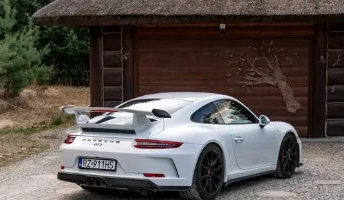 PORSCHE 911 