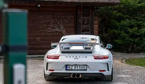 PORSCHE 911 