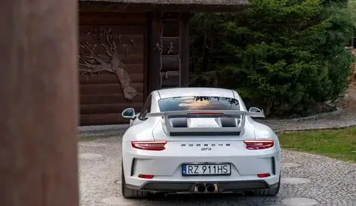 PORSCHE 911 