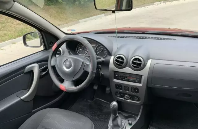 DACIA Sandero 
