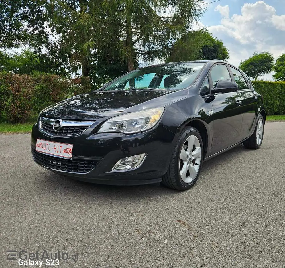 OPEL Astra 1.6 Color Edition