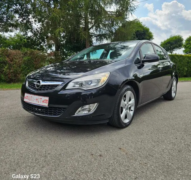 OPEL Astra 1.6 Color Edition