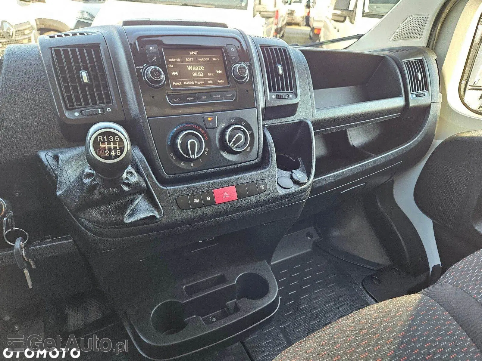 PEUGEOT Boxer L2H2 Grip