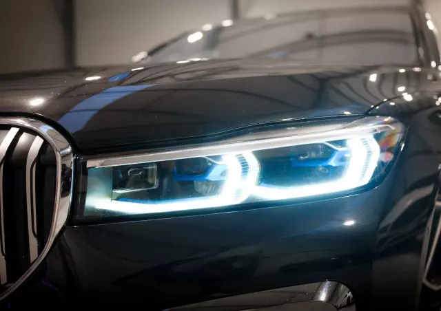 BMW Seria 7 750Li xDrive sport