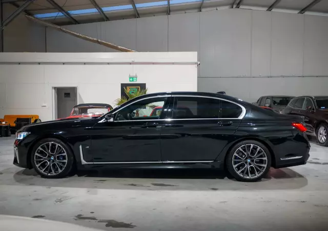 BMW Seria 7 750Li xDrive sport