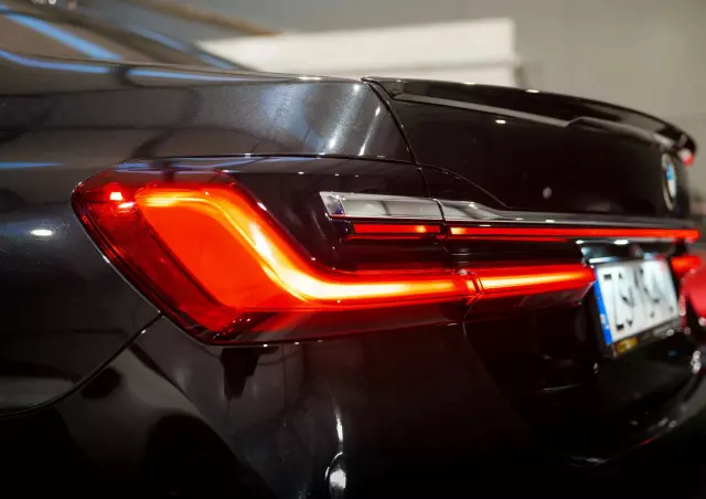 BMW Seria 7 750Li xDrive sport