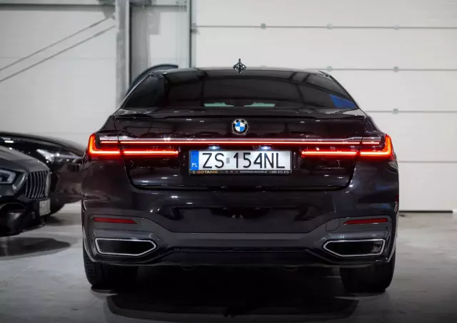 BMW Seria 7 750Li xDrive sport