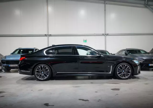 BMW Seria 7 750Li xDrive sport