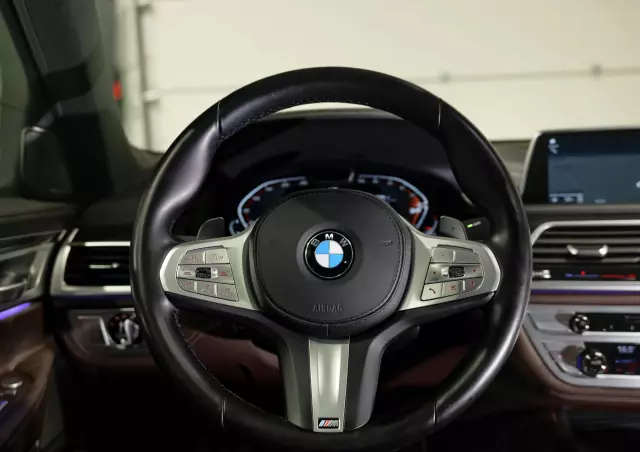 BMW Seria 7 750Li xDrive sport