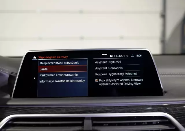 BMW Seria 7 750Li xDrive sport