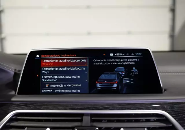 BMW Seria 7 750Li xDrive sport