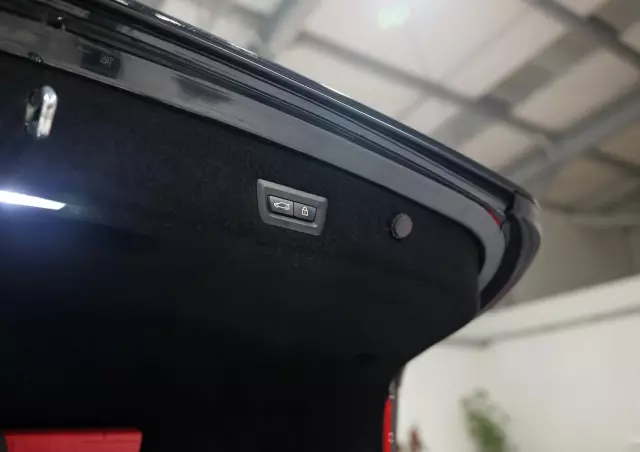 BMW Seria 7 750Li xDrive sport