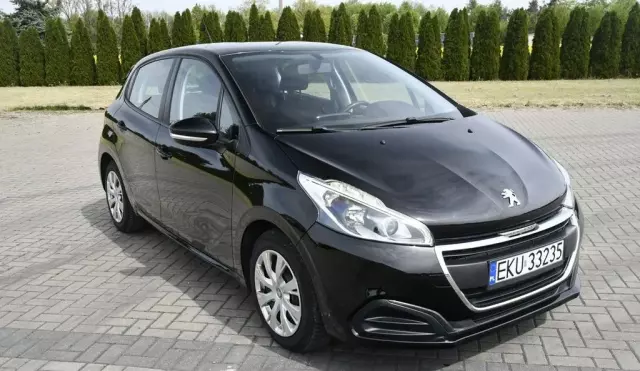 PEUGEOT 208 