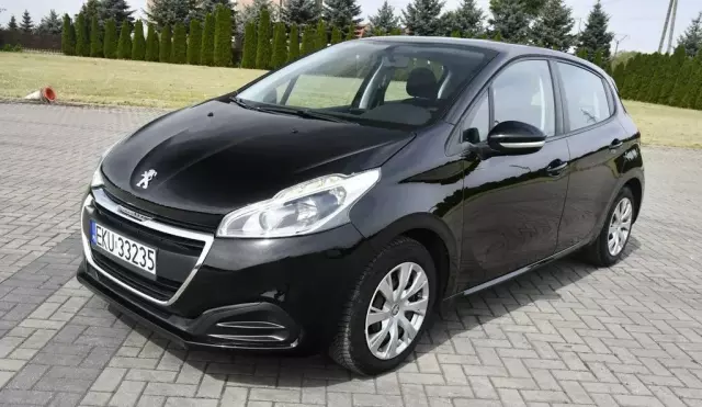 PEUGEOT 208 