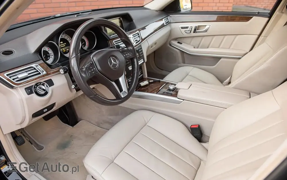 MERCEDES-BENZ Klasa E 350 BlueTEC 4Matic 7G-TRONIC Avantgarde